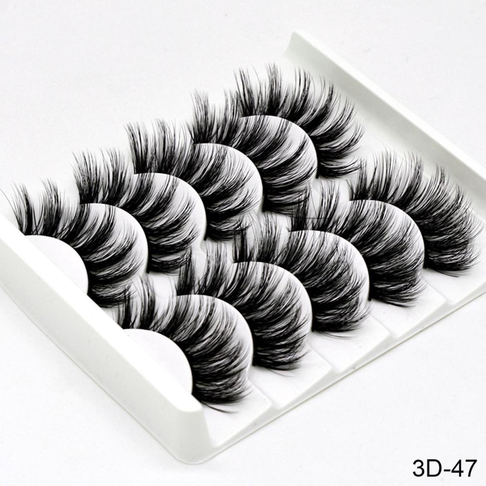 FLUFFY EYELASHES