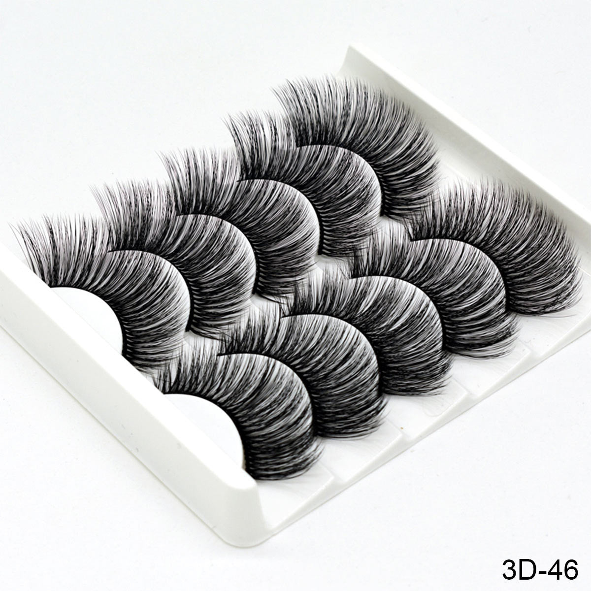 FLUFFY EYELASHES