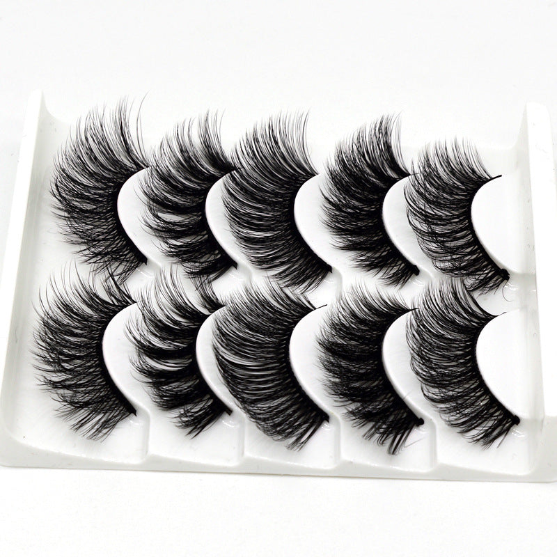 FLUFFY EYELASHES