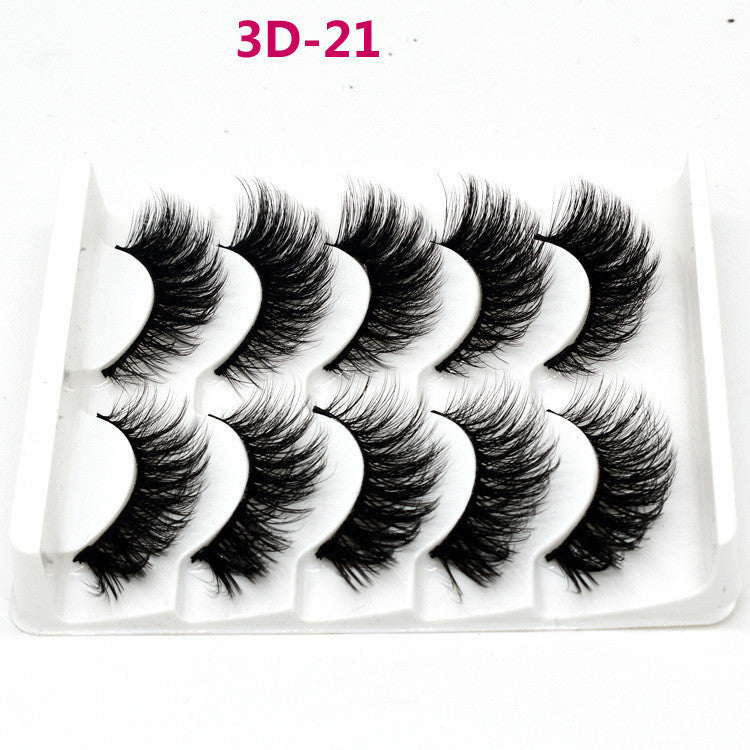 FLUFFY EYELASHES